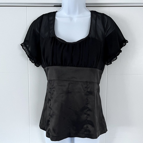 NWT Guess Jeans/ Black short sleeved blouse/ Tie back/ Peasant/ Size US L - Picture 3 of 14